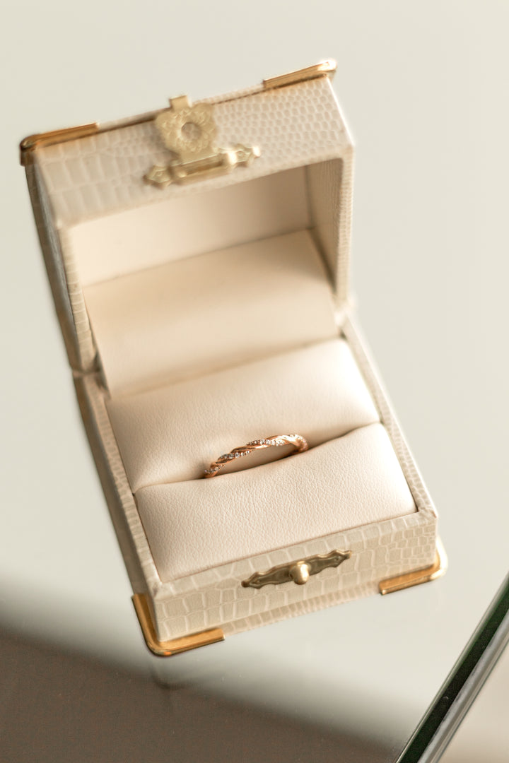 Estate Ladies Bands